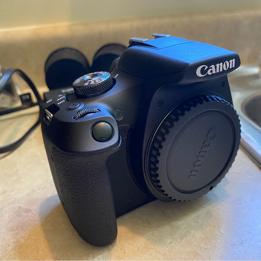 Canon EOS 2000 rebel digital camera
